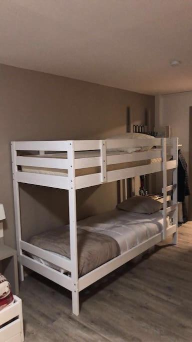 Au Bout Du Bois Piscine Sauna Hammam Accessible En Saison Et Le Logement Accessible Toute L Annee 레데세르 외부 사진